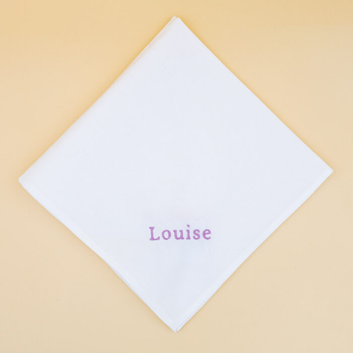 Mouchoir en tissu brodé violet