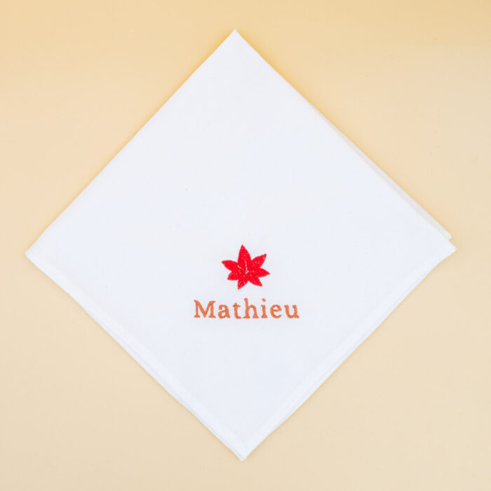 Mouchoir en tissu brodé feuille d'érable