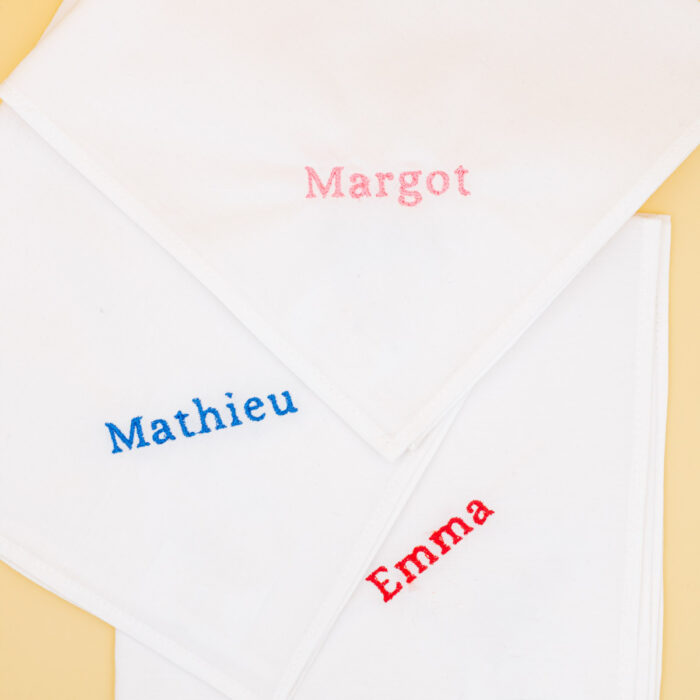 Mouchoirs en tissu brodés